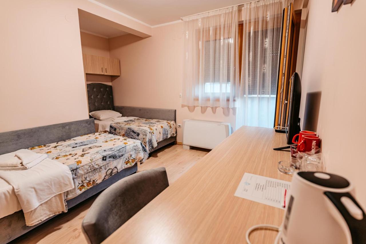 Lotos Depandans Hotel Ni Exterior foto