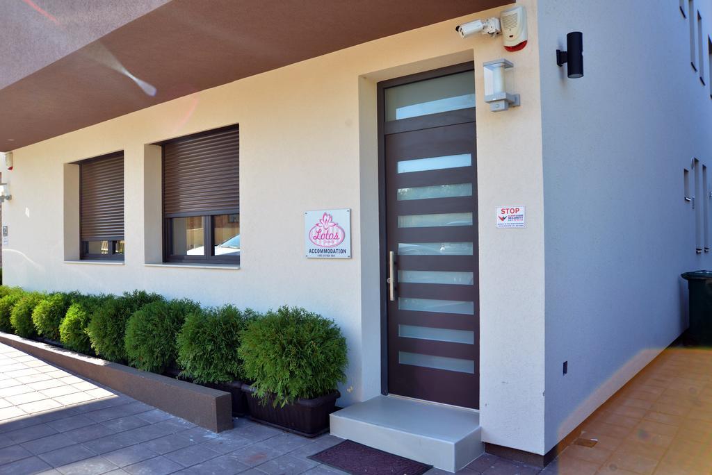 Lotos Depandans Hotel Ni Exterior foto